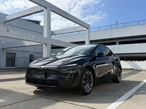 Tesla Model Y 2026