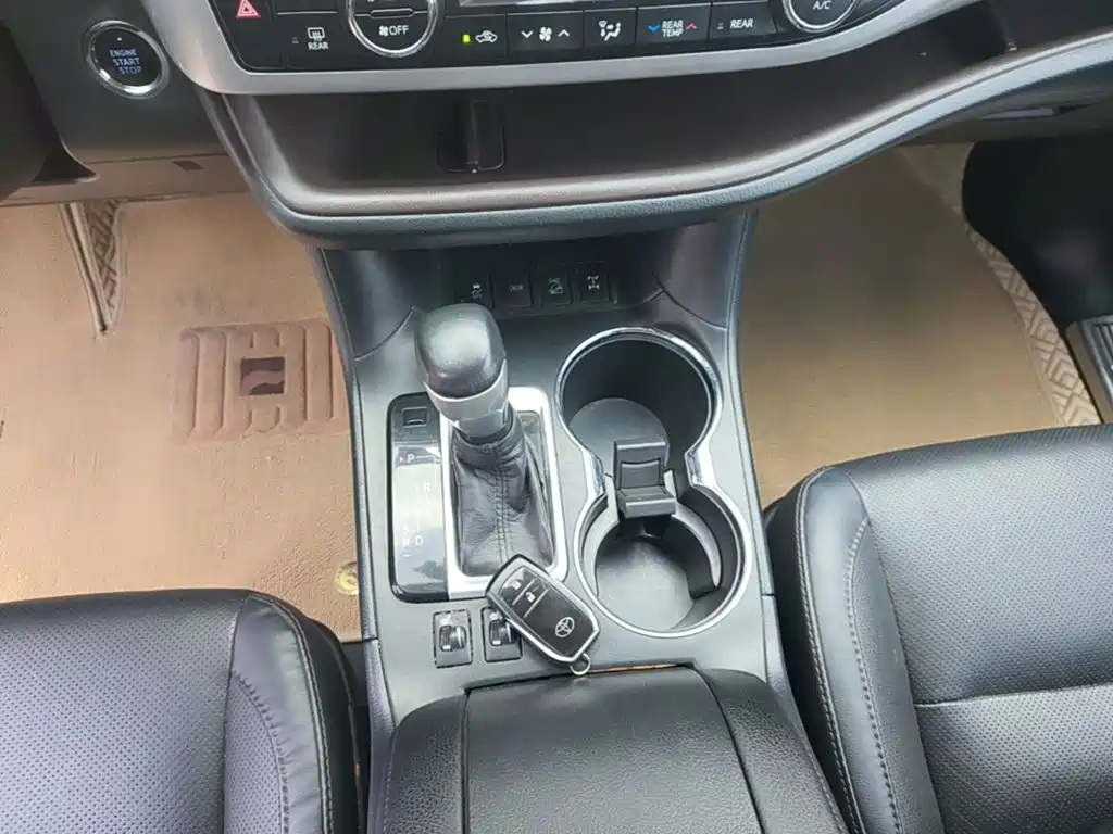 Toyota Highlander 2021 — фото 14
