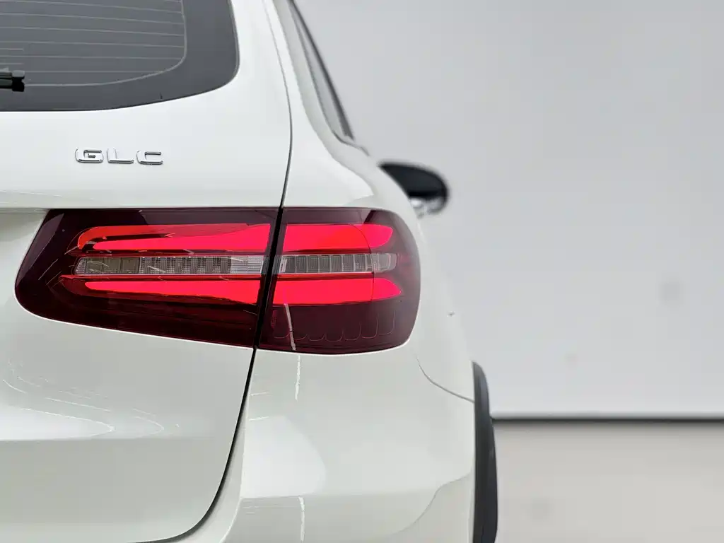 Mercedes-Benz GLC AMG 2018 — фото 14
