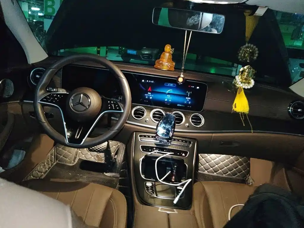 Mercedes-Benz E-Class 2023 — фото 13