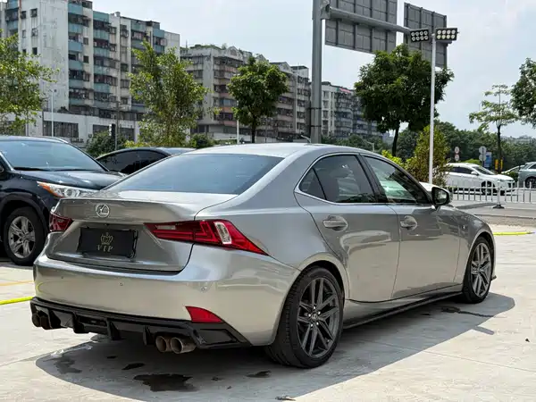 Lexus IS 2017