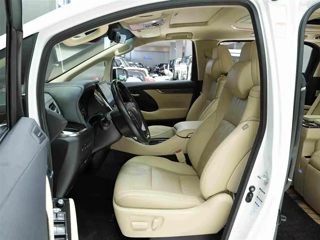 Toyota Alphard 2021 — фото 11