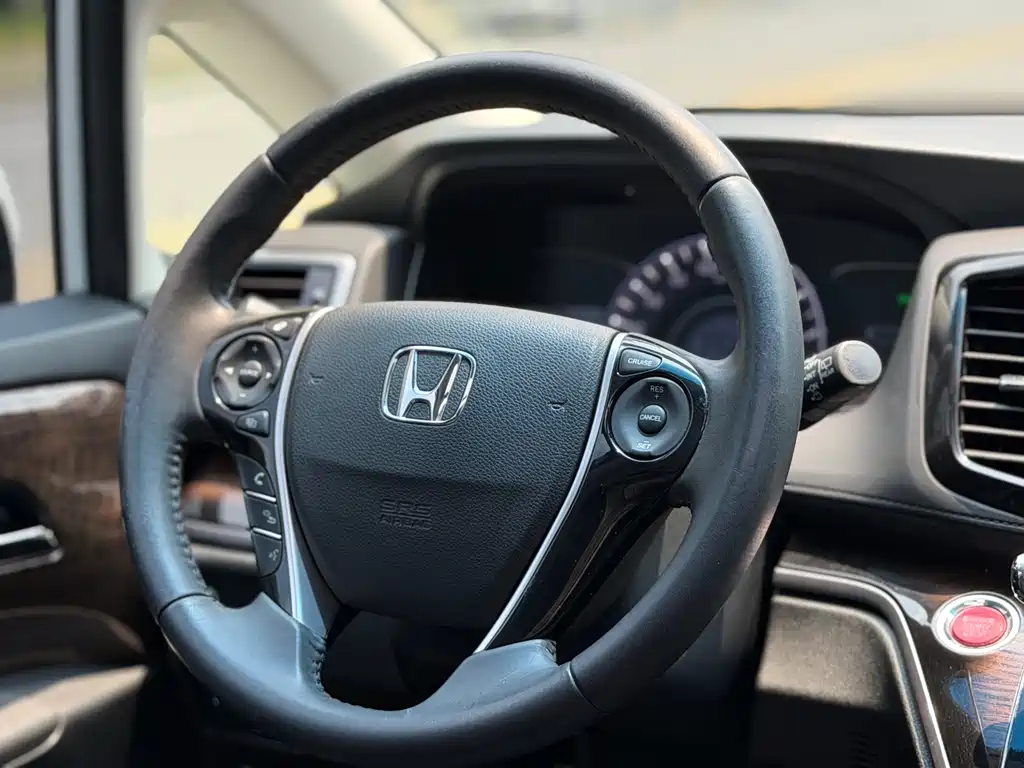 Honda Odyssey 2018 — фото 22