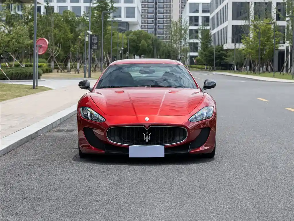 Maserati GranTurismo 2013 — фото 2
