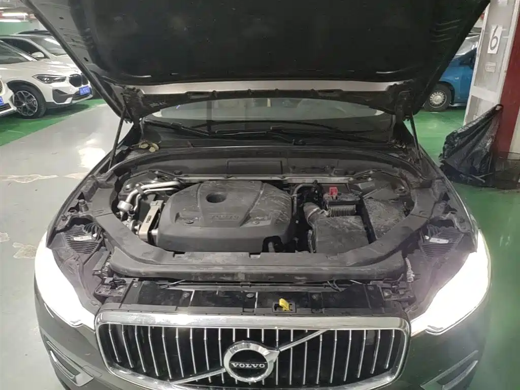 Volvo XC60 2019 — фото 20