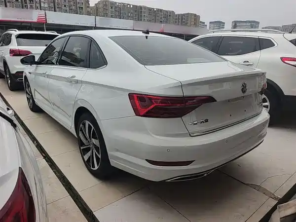 Volkswagen Sagitar 2021