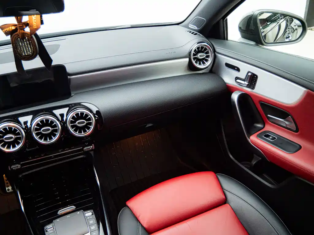 Mercedes-Benz A-Class AMG 2021 — фото 21
