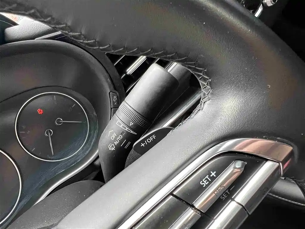 Mazda 3 Axela 2022 — фото 20