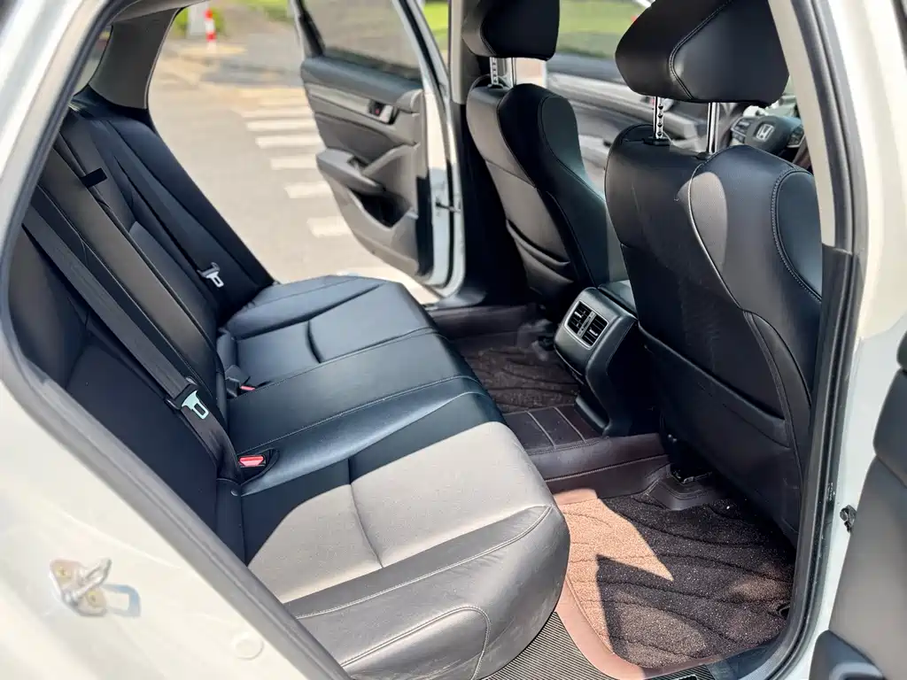 Honda Accord 2021 — фото 11