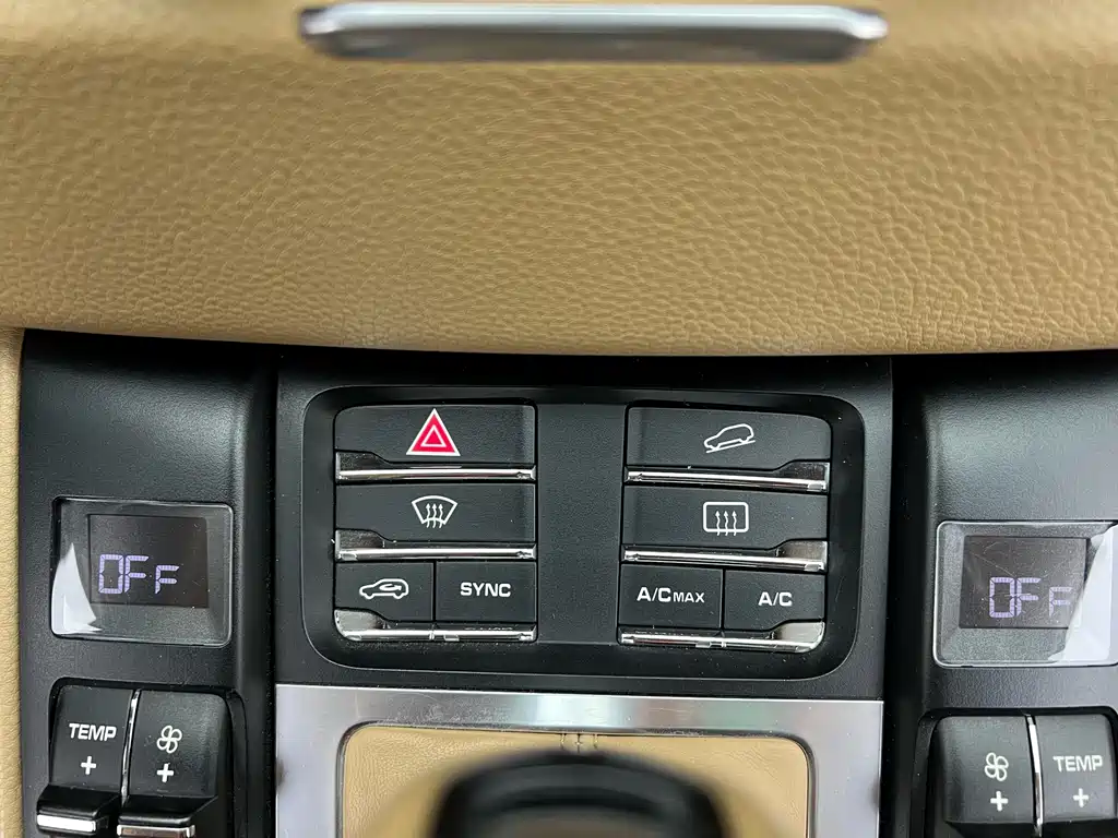 Porsche Macan 2015 — фото 14