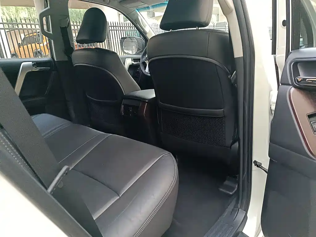 Toyota Prado 2017 — фото 10
