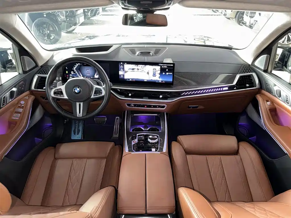 BMW X7 M60i 2023 — фото 13