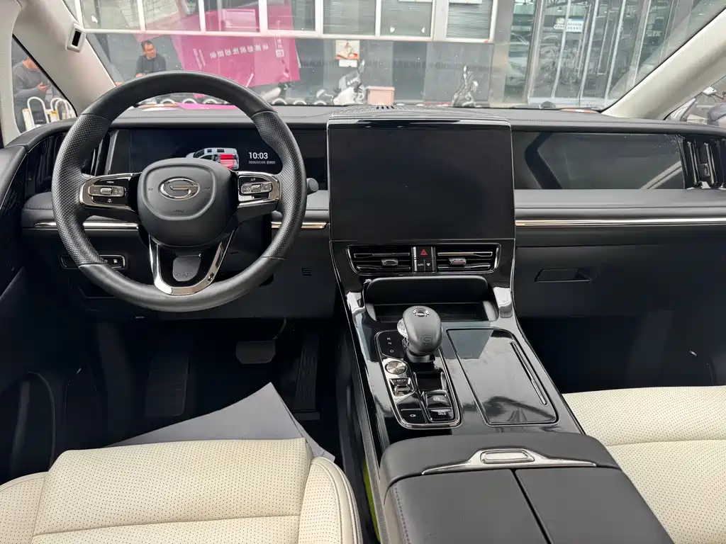 GAC Trumpchi E9 2023 — фото 13