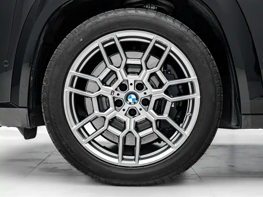 BMW XM 2024 — фото 48