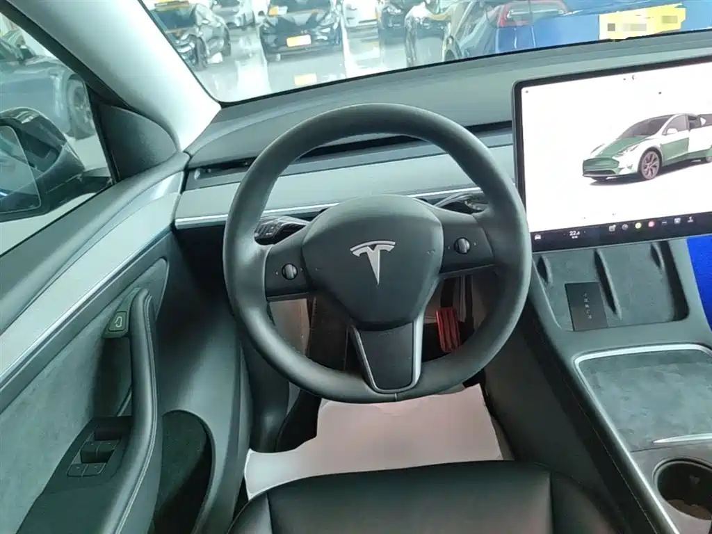 Tesla Model Y 2023 — фото 11