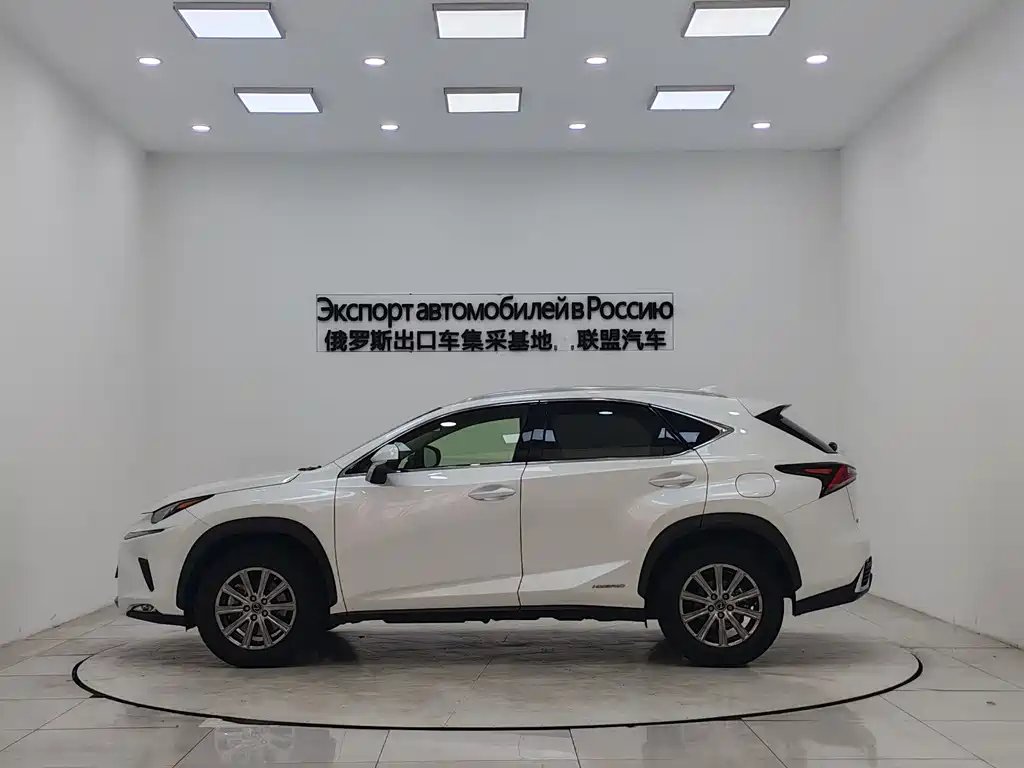 Lexus NX 2021