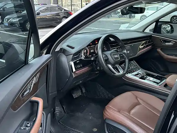 Audi Q7 2021