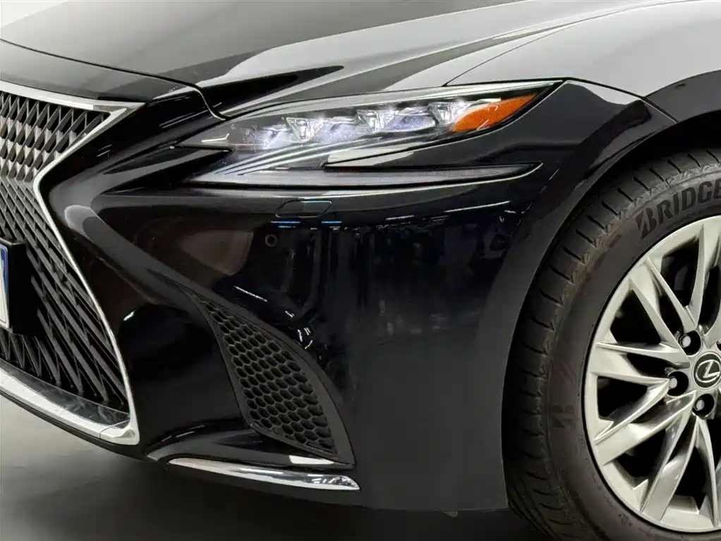 Lexus LS 2019 — фото 15