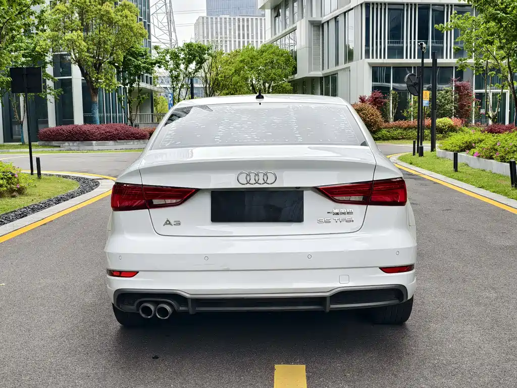 Audi A3 2019 — фото 10