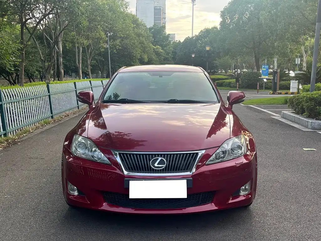 Lexus IS 2009