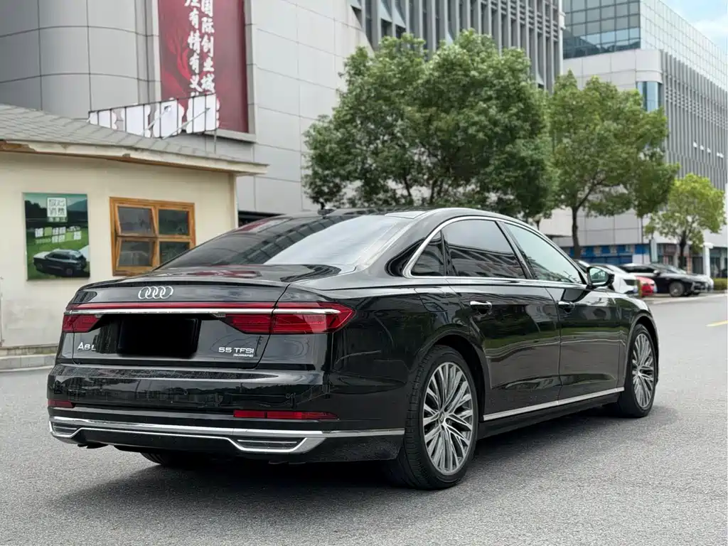 Audi A8 2020 — фото 20