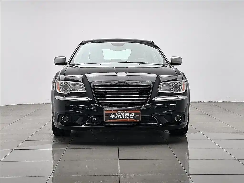 Chrysler 300C 2017 — фото 3