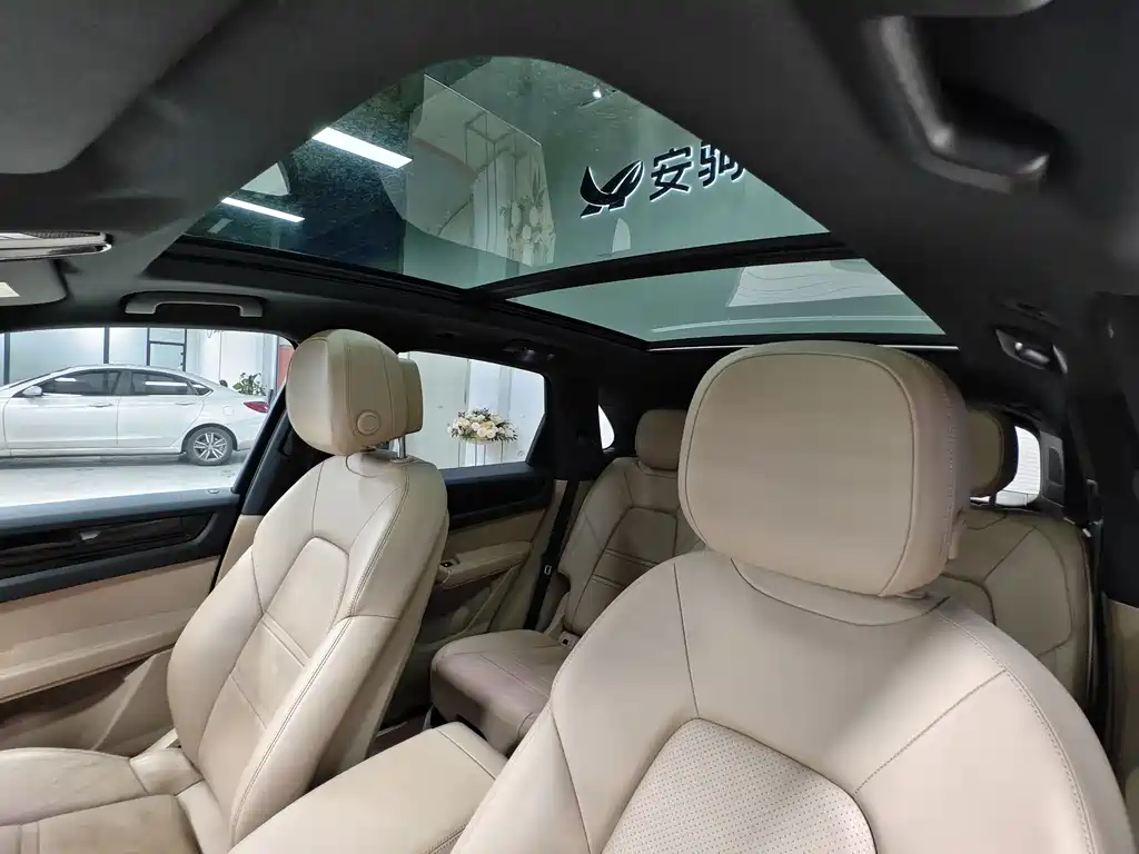 Porsche Cayenne 2018 — фото 13