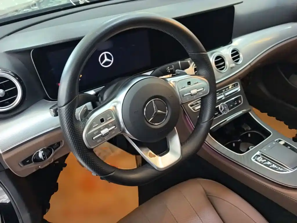 Mercedes-Benz E-Class 2020 — фото 17