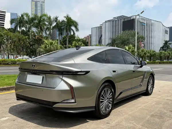 Lexus ES 2026