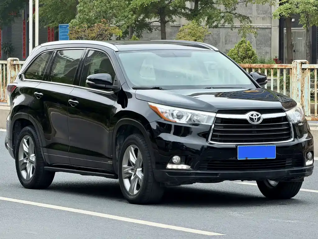 Toyota Highlander 2017 — фото 3