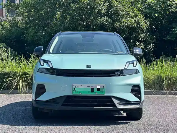 Lynk & Co 06 EM-P 2023