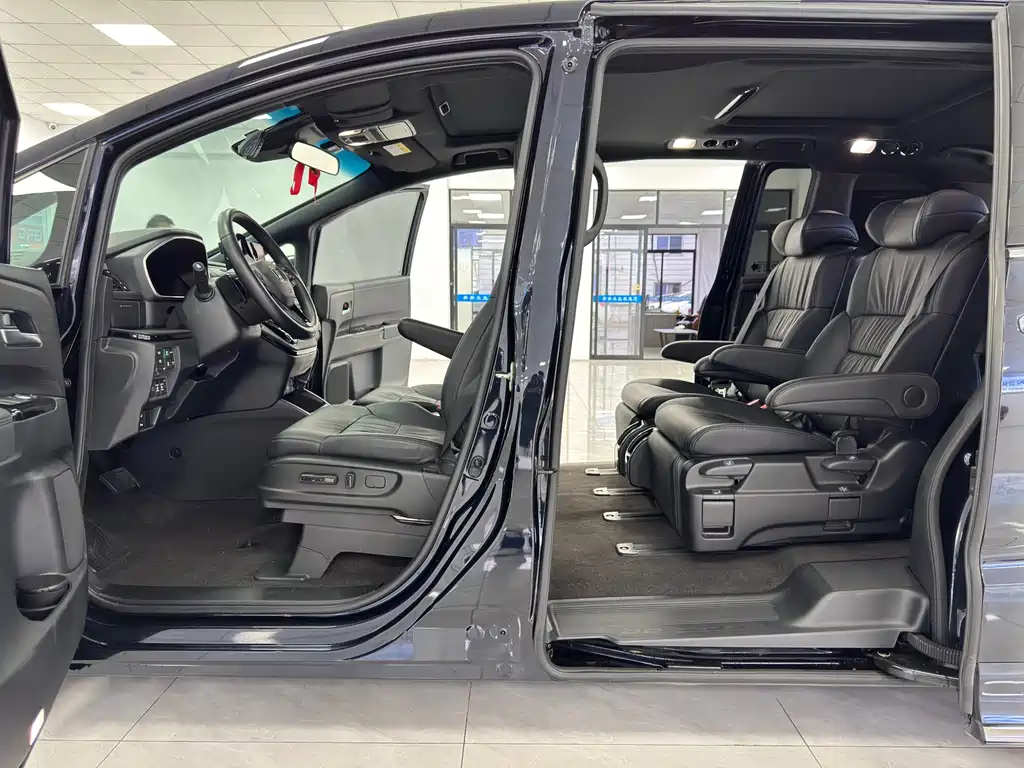 Honda Odyssey 2023 — фото 10