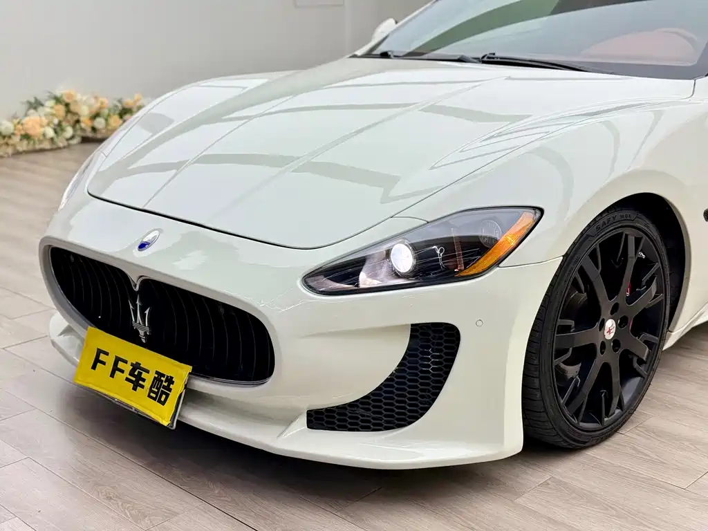 Maserati GranTurismo 2012 — фото 4