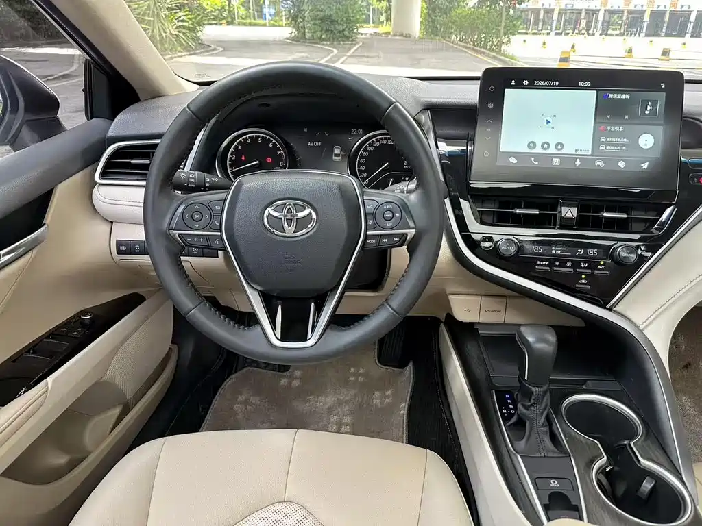 Toyota Camry 2021 — фото 4