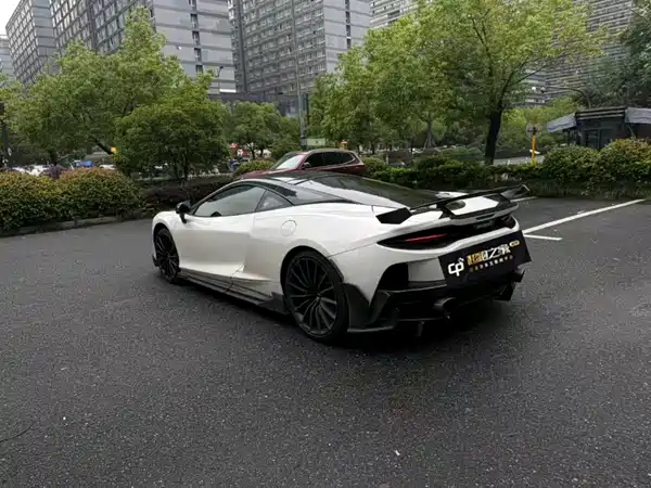 McLaren GT 2023