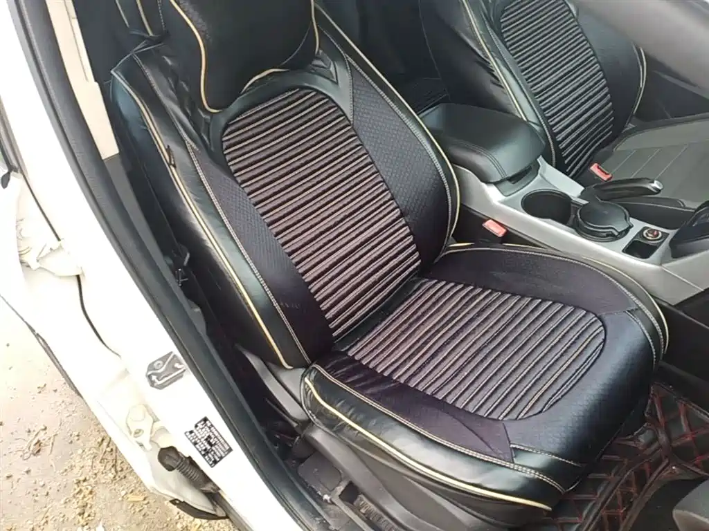 Ford Kuga 2015 — фото 25