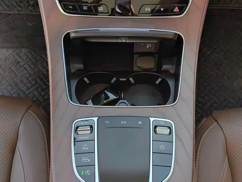 Mercedes-Benz E-Class 2021 — фото 11