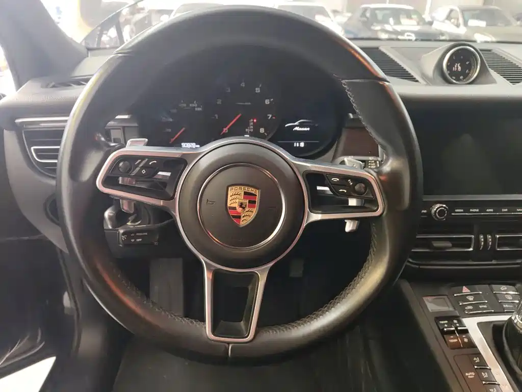 Porsche Macan 2021 — фото 8