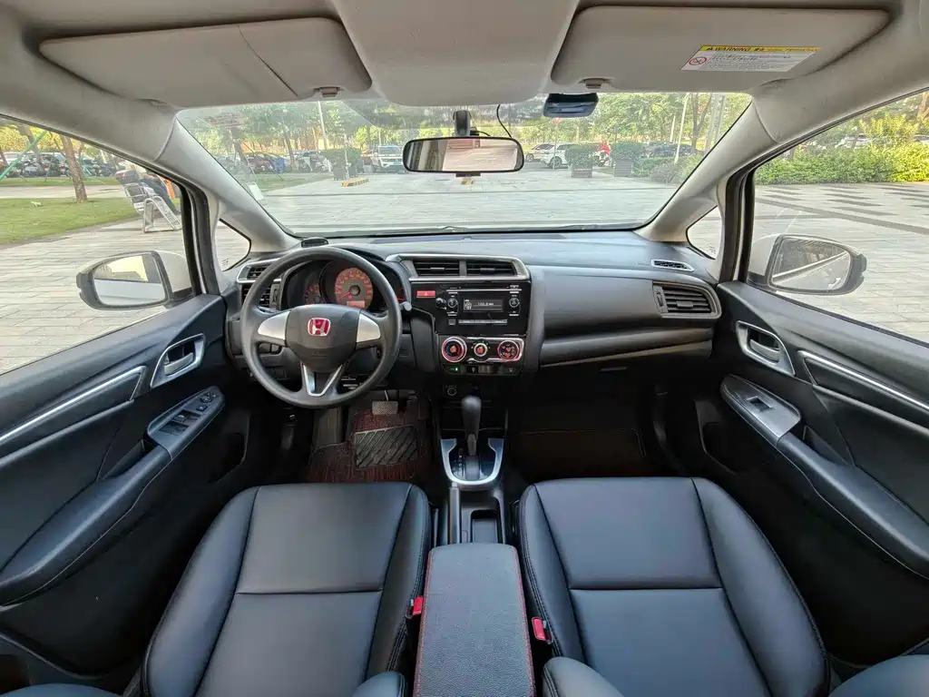 Honda Fit 2016 — фото 10