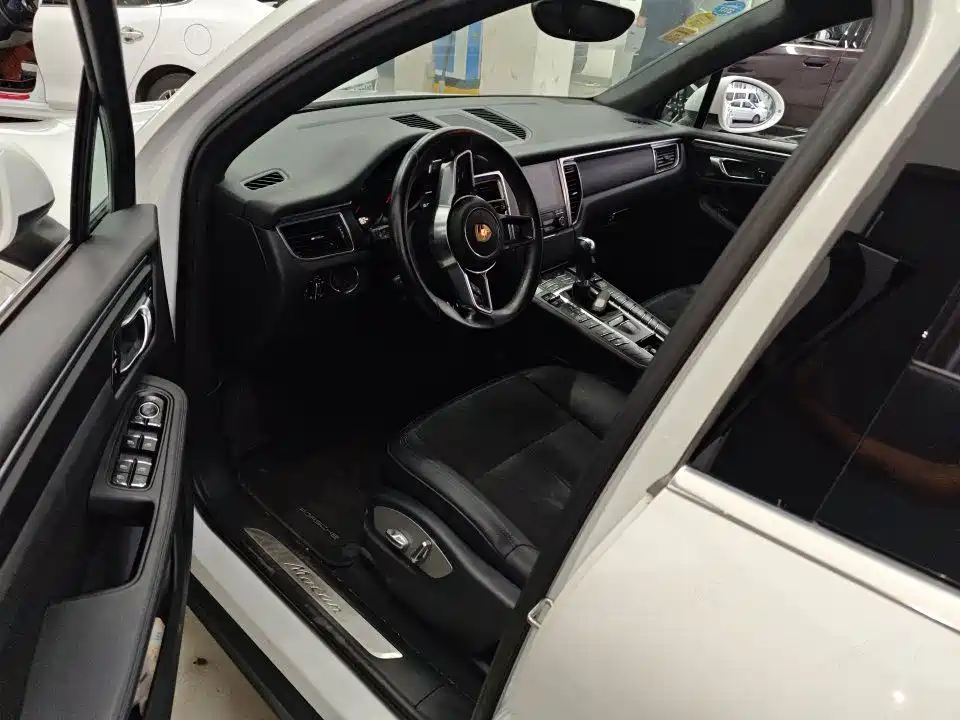 Porsche Macan 2016