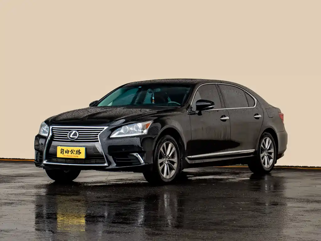 Lexus LS 2015