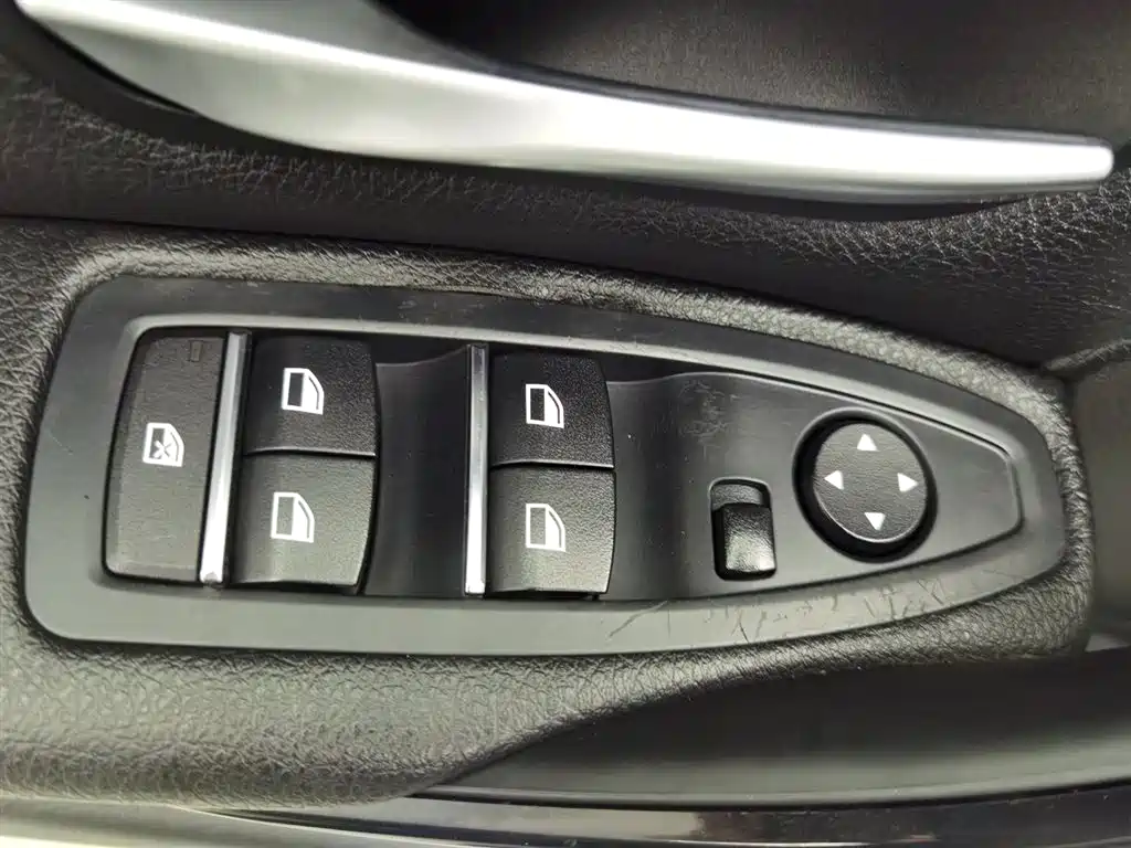 BMW 3 Series 2016 — фото 9
