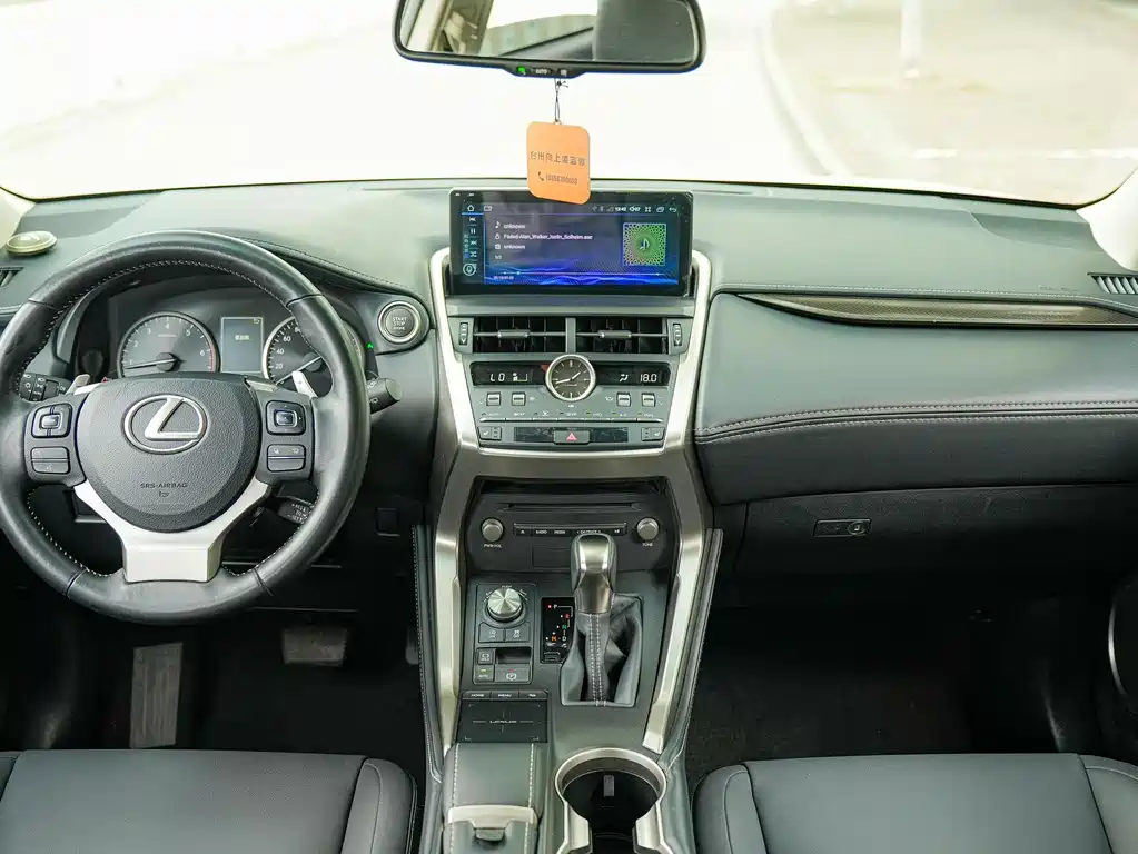 Lexus NX 2018 — фото 13