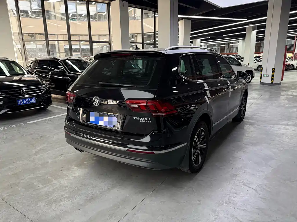 Volkswagen Tiguan L 2021 — фото 13
