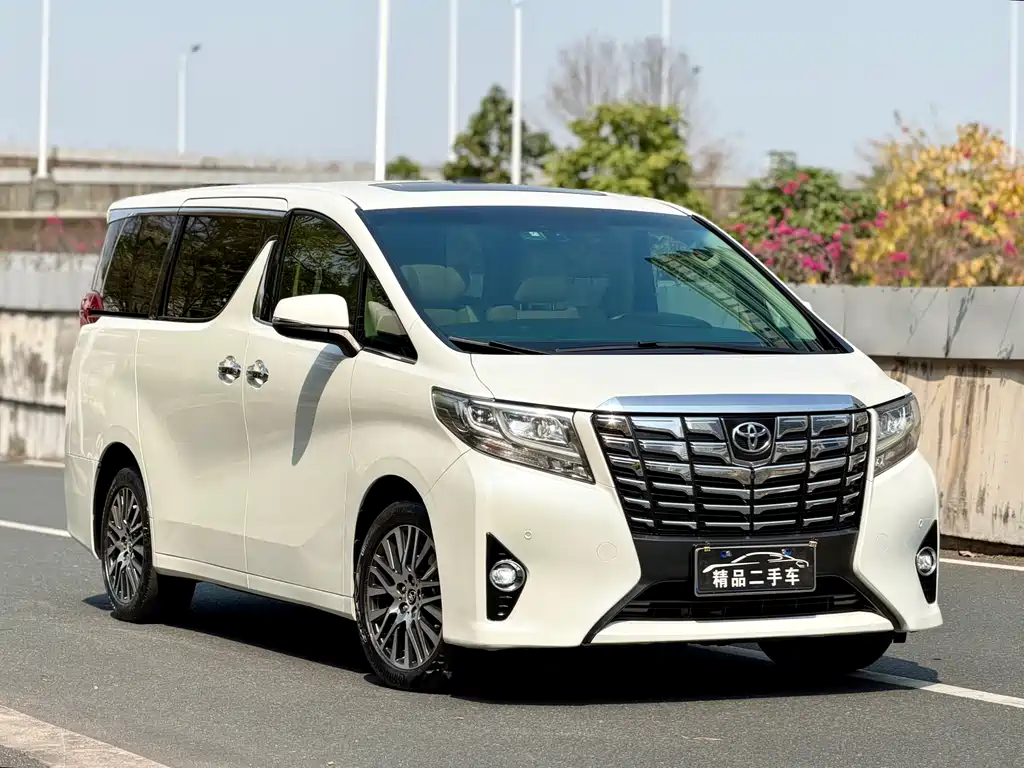 Toyota Alphard 2017 — фото 3