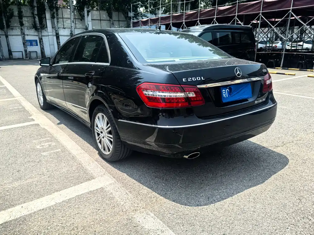 Mercedes-Benz E-Class 2012