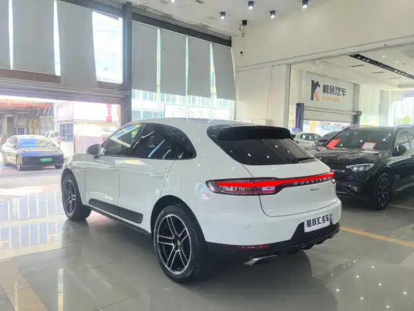 Porsche Macan 2021