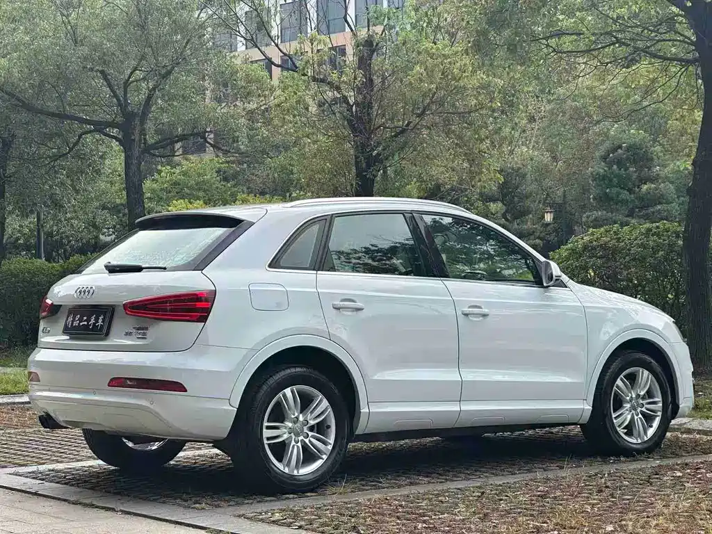 Audi Q3 2016 — фото 13