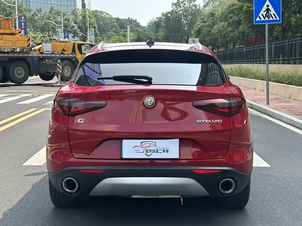 Alfa Romeo Stelvio 2018 — фото 12