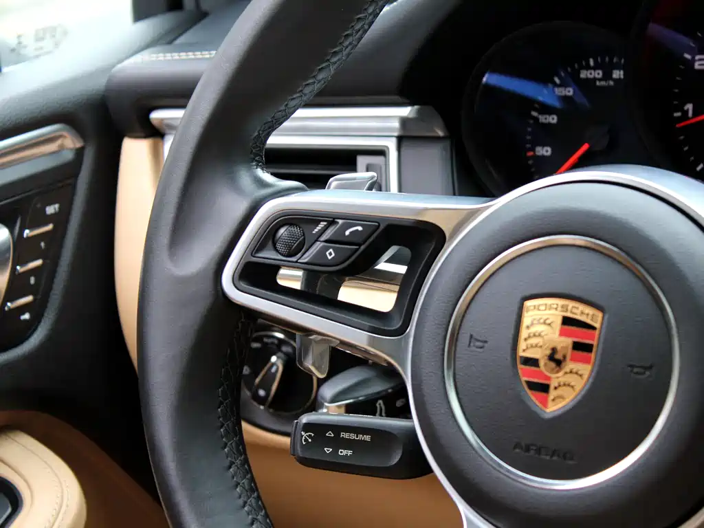 Porsche Macan 2018 — фото 9